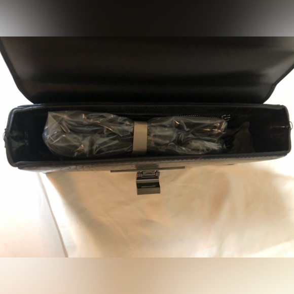 AKIRA NEVER LET YOU CROC STYLE HANDBAG - Picture 3 of 10